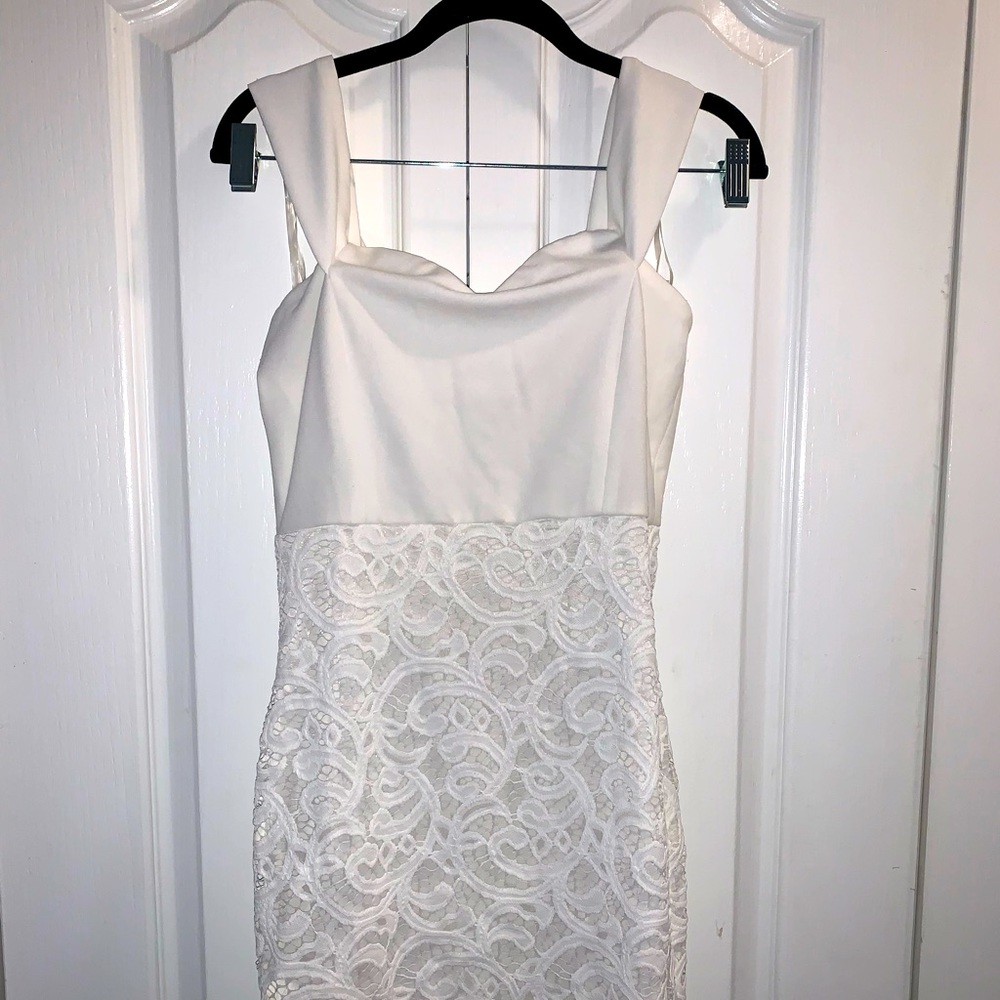 Miss California NWT SizeM white and lace dress